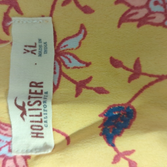 Hollister Spaghetti Strap Top SZ XL Like New - Picture 4 of 4